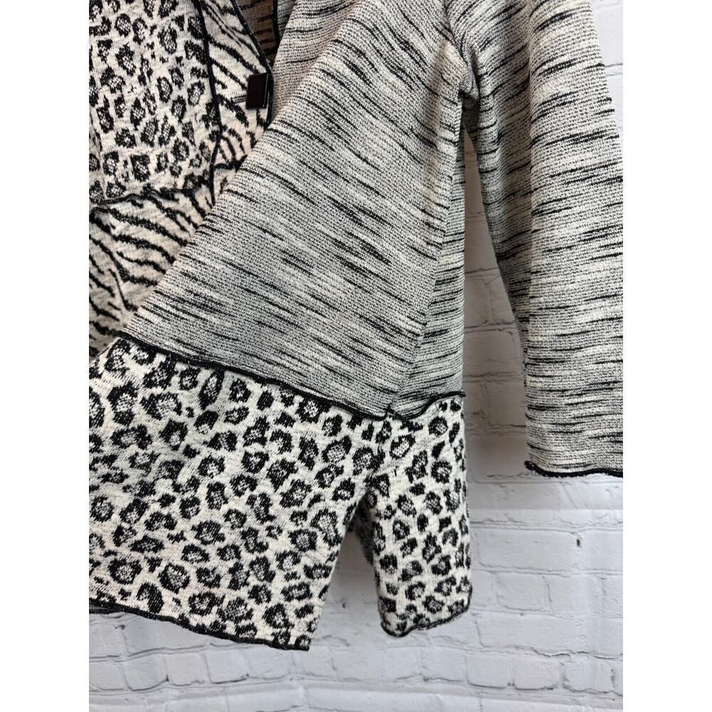 ALI MILES black white animal print button knit 3/4 sleeve cardigan sweater M - Picture 8 of 9